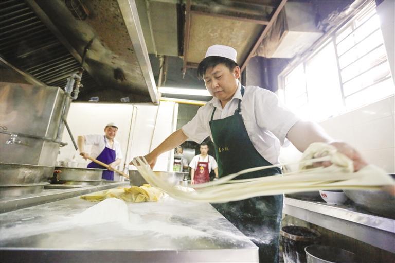 蘭州牛肉面大賽選“牛人”